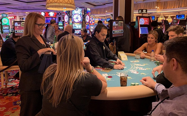 lots-of-customers-casino